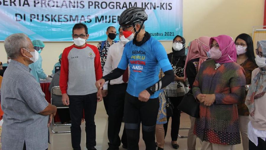 BPJS Kesehatan memastikan upaya pelaksanaan vaksinasi Covid-19 serta penggunaan aplikasi P-Care Vaksinasi berjalan lancar.