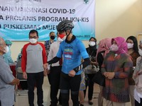 BPJS & Gubernur Ganjar Tinjau Sentra Vaksinasi Semarang