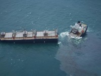 Kapal Terbelah 2 di Laut Jepang, Ini Penampakannya