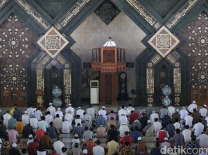 Khutbah Jumat Menyambut Bulan Ramadhan dengan Perbanyak Ibadah