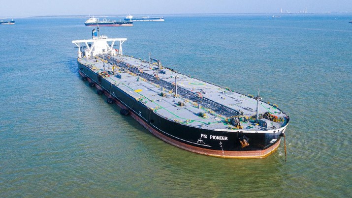 VLCC Pertamina International Shipping (PIS) PIONEER jadi penyimpanan terapung di Tanjung Pelepas, Malaysia. (Dok: PIS) VLCC Pertamina International Shipping (PIS) PIONEER jadi penyimpanan terapung di Tanjung Pelepas, Malaysia. (Dok: PIS)