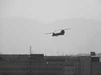 Bak Film Perang, Ini Potret Evakuasi Diplomat AS dari Kabul