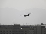 Bandara Kabul Afghanistan Mencekam, Warga Asing Ramai Kabur