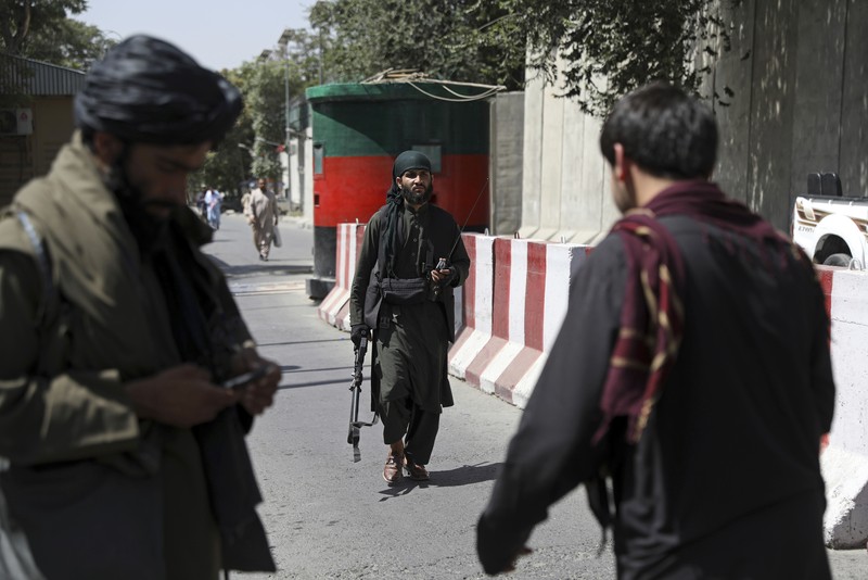 Taliban berpatroli di jalan Afghanistan. (AP/Rahmat Gul) Taliban berpatroli di jalan Afghanistan. (AP/Rahmat Gul)