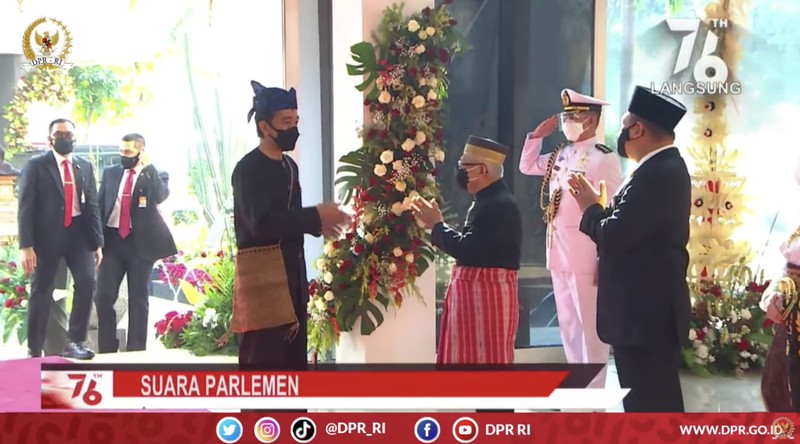 Presiden Jokowi tiba dikomplek Gedung DPR/MPR/DPD RI. (Tangkapan layar youtube DPR RI) Presiden Jokowi tiba dikomplek Gedung DPR/MPR/DPD RI. (Tangkapan layar youtube DPR RI)