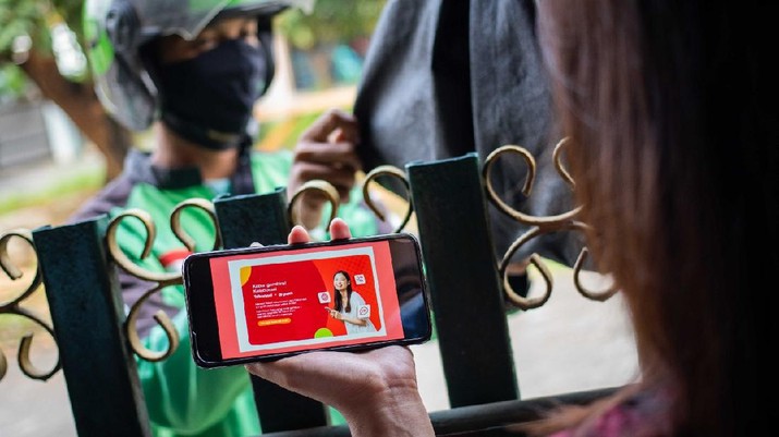 -	Telkomsel dan Gojek kembali melanjutkan kolaborasi pada layanan unggulan keduanya dengan menghadirkan Paket Data Telkomsel guna meningkatkan produktivitas mitra UMKM GoFood