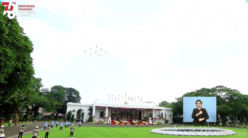 Flypass F-16 Fighting Falcon TNI AU (Tangkapan Layar Youtube Sekretariat Presiden RI)