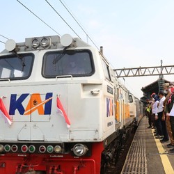 Merdeka! Ini Penampakan Perayaan HUT RI ke-76 di Kereta Api