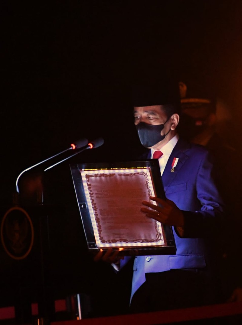 Pimpin Apel Kehormatan dan Renungan Suci di TMP Kalibata, Presiden Doakan Arwah Para Pahlawan. (Rusman - Biro Pers Sekretariat Presiden) Pimpin Apel Kehormatan dan Renungan Suci di TMP Kalibata, Presiden Doakan Arwah Para Pahlawan. (Rusman - Biro Pers Sekretariat Presiden)