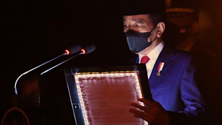 Pimpin Apel Kehormatan dan Renungan Suci di TMP Kalibata, Presiden Doakan Arwah Para Pahlawan.  (Rusman - Biro Pers Sekretariat Presiden)