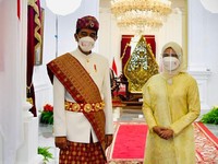 Pakai Baju Adat Lampung, Jokowi Pimpin Upacara HUT ke-76 RI