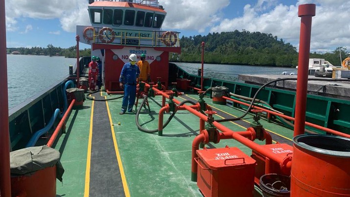 BBM Satu Harga, Kado Pertamina untuk Indonesia Merdeka Energi Dalam rangka memperingati 76 tahun kemerdekaan RI, Pertamina memberikan kado “Merdeka Energi” dengan merealisasikan pembangunan 40 titik BBM Satu Harga sehingga menambah total capaian BBM Satu Harga menjadi 284 titik se-Indonesia sejak tahun 2017.