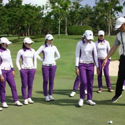 Golf 'Berdarah-Darah', Para Caddy Ada yang Dibayar Harian