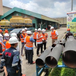 HUT RI, 2 Pekerja Pertamina Dapat Satyalancana Wira Karya