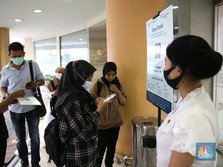 Cuma di RI, Ribuan Orang Positif Covid Jalan di Mal