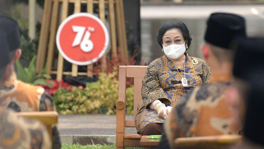 Foto/ Momen Jokowi Megawati dalam acara Purnapaskibraka tahun 2021 di halaman Istana Merdeka/ Kris - Biro Pers Sekretariat Presiden