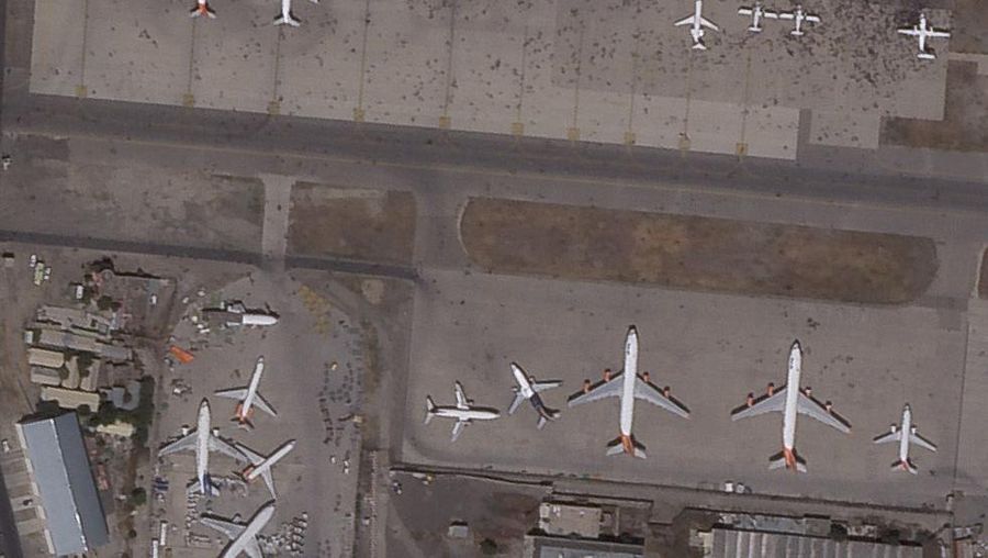 Warga Afganistan kabur dari negaranya dilihat dari satelit. (AP/Planet Labs Inc.)