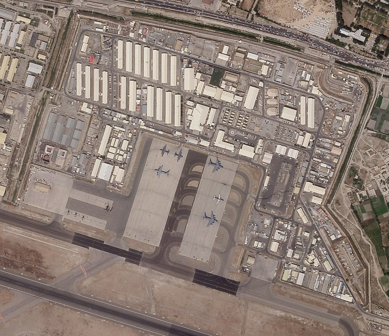 Warga Afganistan kabur dari negaranya dilihat dari satelit. (AP/Planet Labs Inc.) Warga Afganistan kabur dari negaranya dilihat dari satelit. (AP/Planet Labs Inc.)