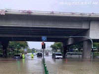 Duh! Singapura Banjir, Mobil-mobil Terendam