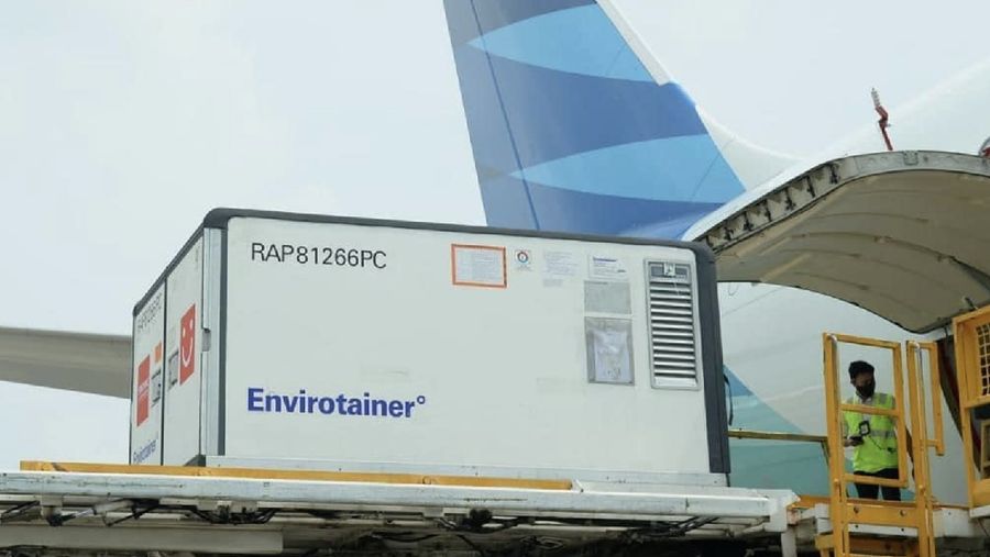 Indonesia kedatangan vaksin Astra Zeneca bantuan dari Belanda, vaksin Sinovac, dan juga untuk pertama kalinya, kita menerima sekitar 1,5 juta dosis vaksin Pfizer. (Dok: ig Jokowi)