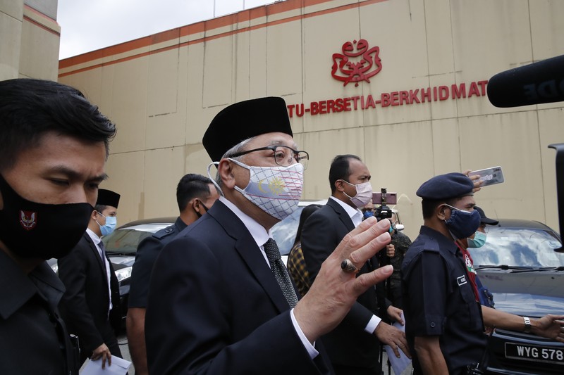 Kendaraan Kedah Istana Negara tiba di Istana Nasional di Kuala Lumpur, Malaysia. (AP/FL Wong)