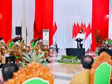Stok Vaksin Berlimpah, Jokowi ke Gubernur: Habiskan!