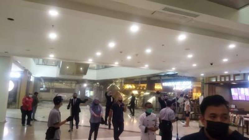 Suasana ledakan di Mal Margo City. Ist