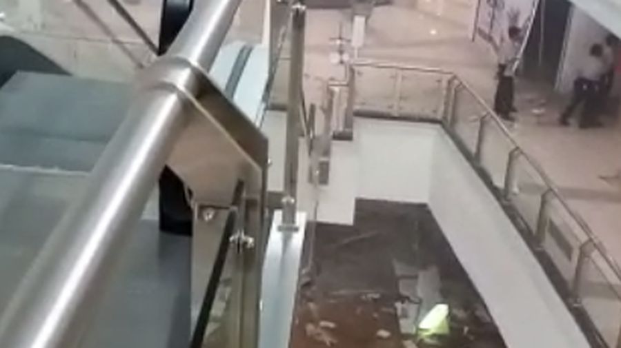 Suasana ledakan di Mal Margo City. Ist