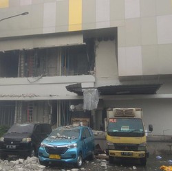 Ini Dia Penampakan Atap Mal Margo City Depok Ambruk
