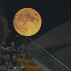 China Temukan 'Rumah Misterius' di Bulan, Alien?