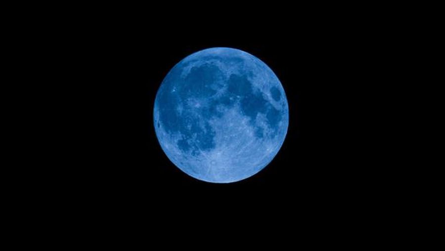 Ilustrasi Blue Moon