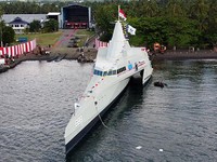 Prabowo Intip Pabrik Kapal 'Siluman' & Tank Laut Made in RI