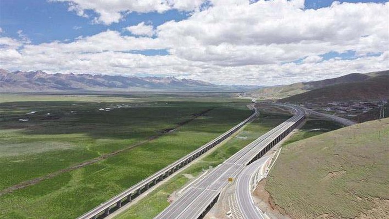 Xinjiang-Tibet Highway, jalan bebas hambatan tertinggi di dunia. (Dok: The World Company )