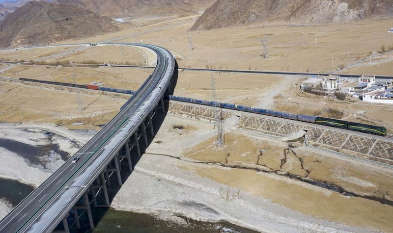 Xinjiang-Tibet Highway, jalan bebas hambatan tertinggi di dunia. (Dok: The World Company ) Xinjiang-Tibet Highway, jalan bebas hambatan tertinggi di dunia. (Dok: The World Company )