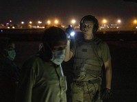 Afghanistan Makin Panas, Baku Tembak di Bandara Kabul