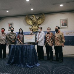Sasa Donasi 17 Generator Oksigen ke Berbagai Wilayah RI