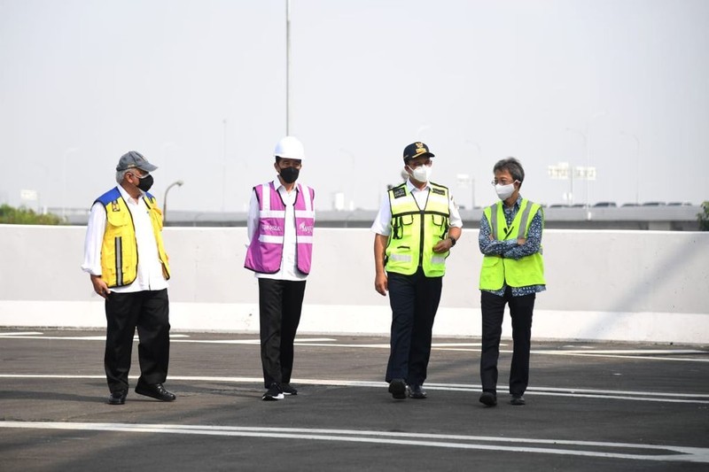 Presiden RI Jokowi di Peresmian Jalan Tol Enam Ruas Jalan Tol dalam Kota Jakarta, Segmen Kelapa Gading-Pulo Gebang (Lukas - Biro Pers Sekretariat Presiden)
