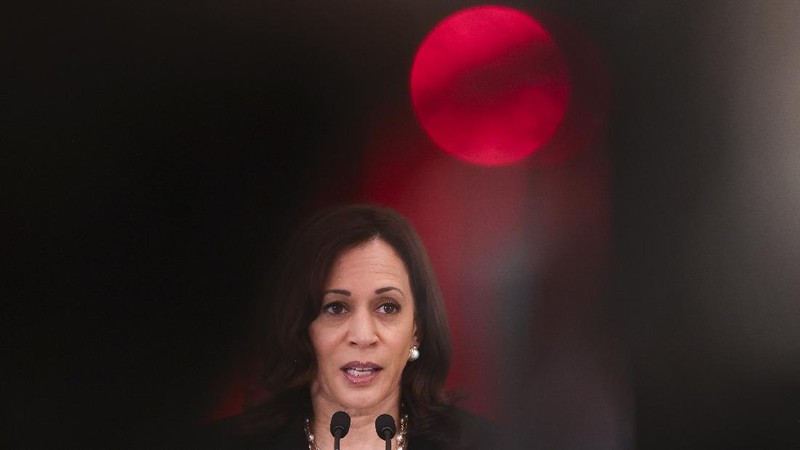 U.S. Vice President Kamala Harris arrives in Singapore Sunday, Aug. 22, 2021. Harris is on a tour of Southeast Asia, where she will attempt to reassure allies of American resolve following the chaotic end of a two-decade war. (Evelyn Hockstein/Pool Photo via AP)