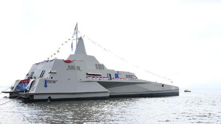 TNI AL mengumumkan spesifikasi kapal perang pabrikan lokal garapan PT Lundin Industry Invest yang dinamai KRI Golok-688. (dok. Dinas Penerangan Angkatan Laut)