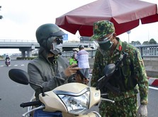 Ho Chi Minh Lockdown: Tentara Turun, Warga Serbu Supermarket
