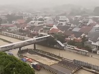 Singapura Banjir Bandang Gegara Tersumbat Potongan Rumput