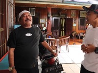 Bolot, Dulu Tidur di Kandang Kambing Kini Juragan Kontrakan