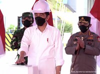 Top Banget! Jokowi Resmikan Tol Pertama di Pulau Kalimantan