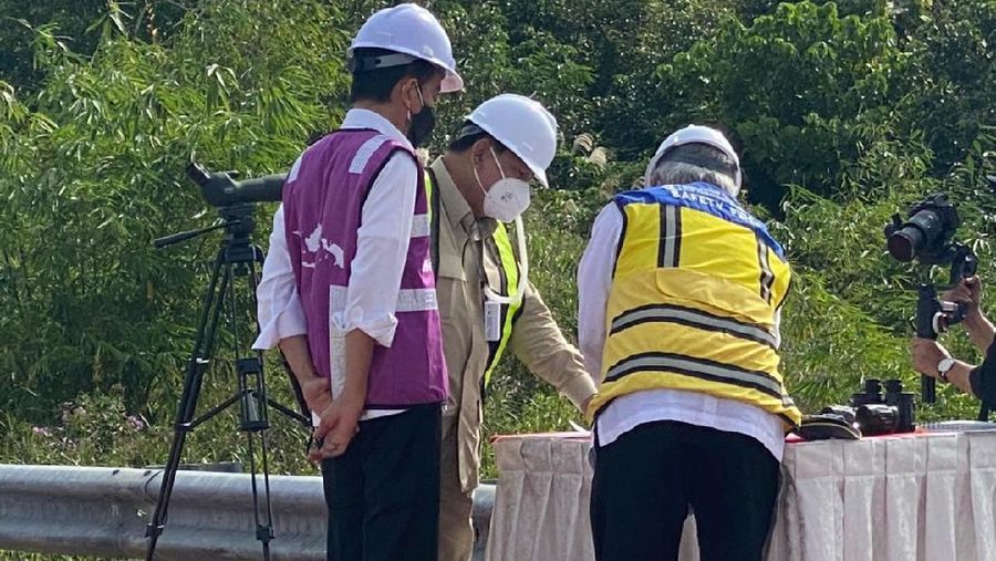 Jokowi di Peresmian Ruas Tol Balikpapan-Samarinda Seksi Balikpapan-Samboja, Balikpapan, 24 Agustus 2021. (Tangkapan Layar Youtube/Sekretariat Presiden RI)