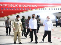 Momen Jokowi & Prabowo Terbang Bersama ke Kalimantan Timur