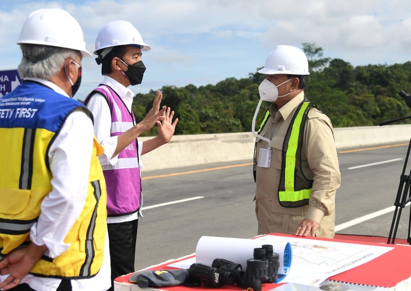 Jokowi di Peresmian Ruas Tol Balikpapan-Samarinda Seksi Balikpapan-Samboja, Balikpapan, 24 Agustus 2021. (Tangkapan Layar Youtube/Sekretariat Presiden RI)
