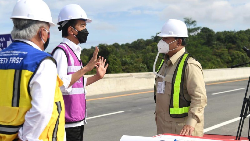 Jokowi di Peresmian Ruas Tol Balikpapan-Samarinda Seksi Balikpapan-Samboja, Balikpapan, 24 Agustus 2021. (Tangkapan Layar Youtube/Sekretariat Presiden RI)