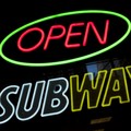 Berita Duka: Pendiri Subway Peter Buck Wafat di Usia 90 Tahun