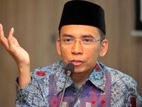 Tok! Tuan Guru Bajang Jadi Komisaris BRIS, Adiwarman Komut