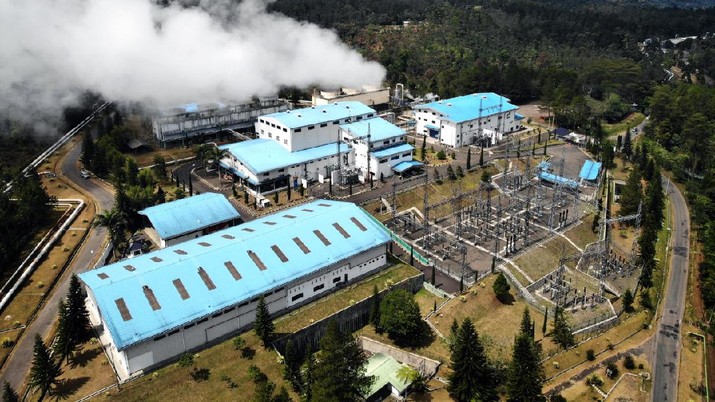 Kantongi Sertifikat Carbon Credit, PGE Dukung Net Zero Emission Hingga 2,6 Juta TON CO2 per Tahun Kantongi Sertifikat Carbon Credit,
PGE Dukung Net Zero Emission Hingga 2,6 Juta TON CO2 per ahun